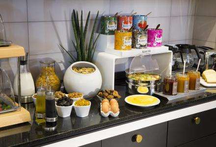 Haussman - Breakfast